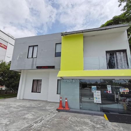 Gurney Lodge George Town Esterno foto