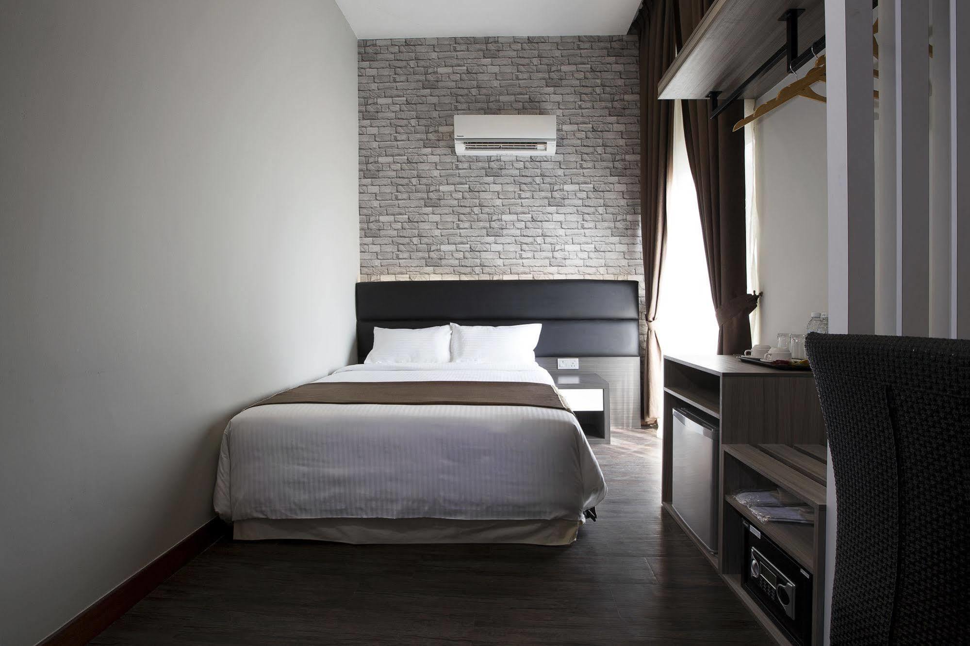 Gurney Lodge George Town Esterno foto