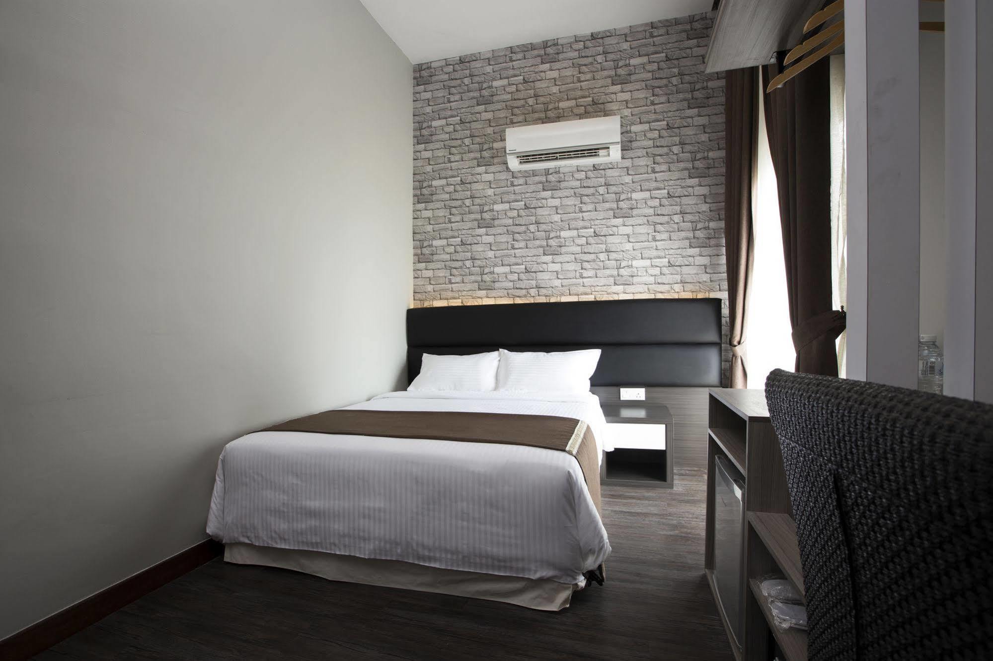 Gurney Lodge George Town Esterno foto